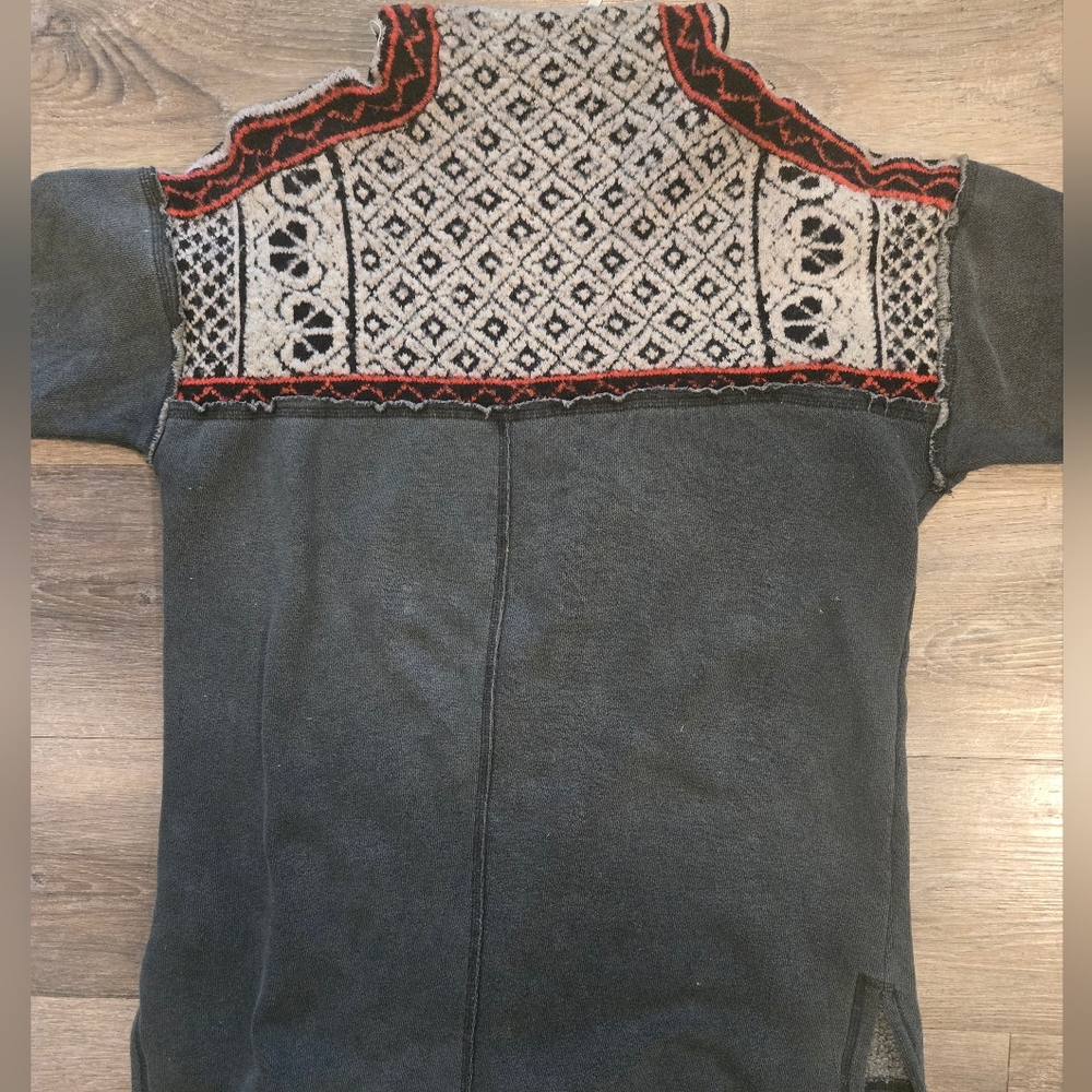 Free People Women Large Knit Neckline Sweater- Pre Owned - Picture 3 of 5